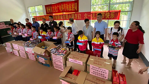 愛(ài)心回饋 筑夢(mèng)教育 | 百裕集團(tuán)以行動(dòng)助力公益，點(diǎn)亮童真夢(mèng)想！